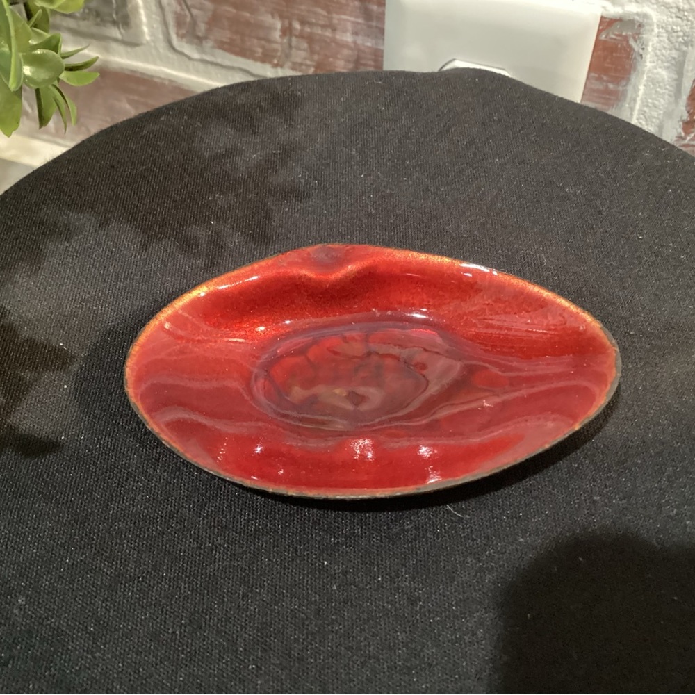 🔴 Vintage - Copper ? Metal - Unique Red - Oyster Shaped Rare Designed Ashtray - Picture 1 of 9